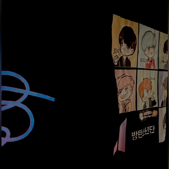 BTS Love Yourself Black Hoodie - Picture 2 of 6